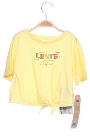 Детска тениска Levi's, Размер 2-3y/ 98-104 см, Цвят Жълт, 65% полиестер, 35% памук, Цена 35,40 лв.