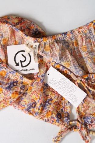 Damen Shirt Urban Outfitters, Größe XS, Farbe Mehrfarbig, Preis 2,97 €