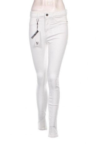 Damen Jeans Noisy May, Größe M, Farbe Weiß, Preis 7,11 €