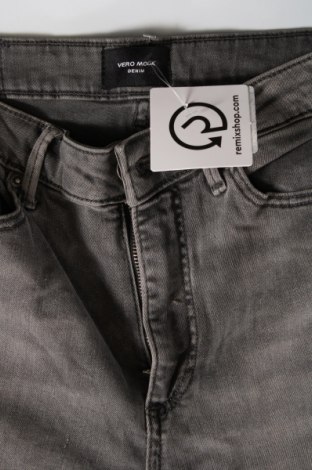 Dámske džínsy  Vero Moda, Veľkosť M, Farba Sivá, Cena  6,66 €