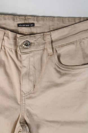 Pantaloni scurți de femei Diverse, Mărime XS, Culoare Bej, Preț 101,97 Lei