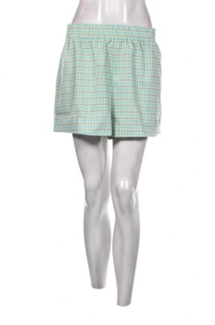 Дамски къс панталон Fashion Union, Размер XL, Цвят Зелен, Цена 39,60 лв.
