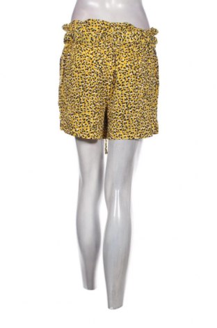 Дамски къс панталон Garcia, Размер XS, Цвят Жълт, Цена 8,64 лв.