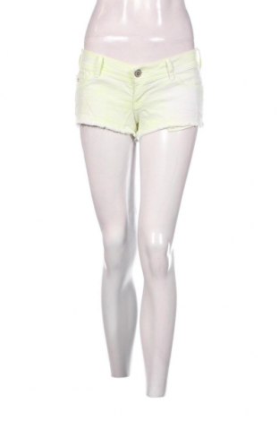 Γυναικείο κοντό παντελόνι Hollister, Μέγεθος M, Χρώμα Κίτρινο, Τιμή 4,42 €