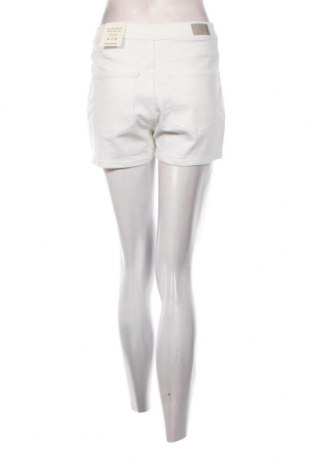 Pantaloni scurți de femei Pull&Bear, Mărime M, Culoare Ecru, Preț 101,97 Lei