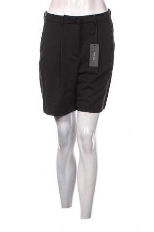 Γυναικείο κοντό παντελόνι Vero Moda, Μέγεθος M, Χρώμα Μαύρο, Τιμή 4,54 €