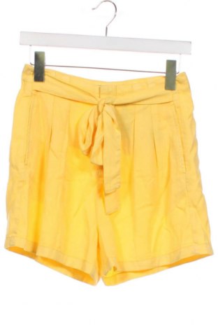 Pantaloni scurți de femei Vero Moda, Mărime S, Culoare Galben, Preț 19,74 Lei