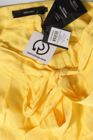 Дамски къс панталон Vero Moda, Размер S, Цвят Жълт, Цена 40,00 лв.