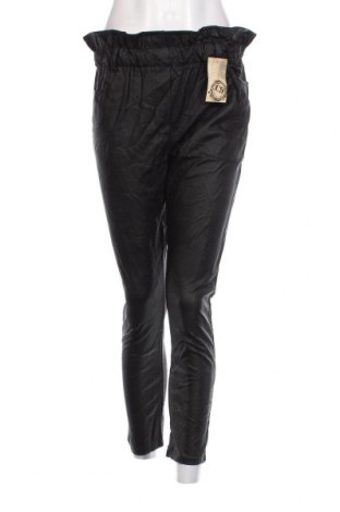Γυναικείο παντελόνι δερμάτινο Made In Italy, Μέγεθος S, Χρώμα Μαύρο, Τιμή 23,71 €