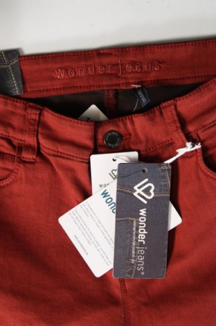 Дамски панталон Wonder Jeans, Размер S, Цвят Червен, Цена 10,44 лв.