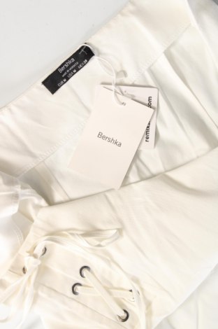 Φούστα Bershka, Μέγεθος M, Χρώμα Λευκό, Τιμή 4,50 €