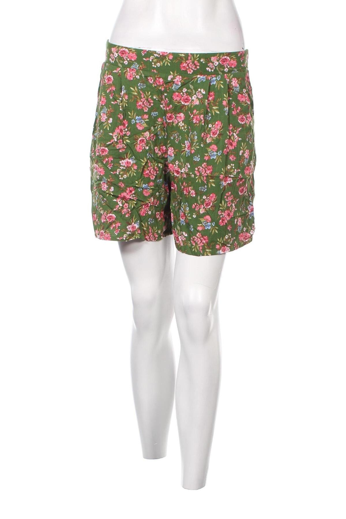 Γυναικείο κοντό παντελόνι VILA, Μέγεθος M, Χρώμα Πολύχρωμο, Τιμή 5,77 €