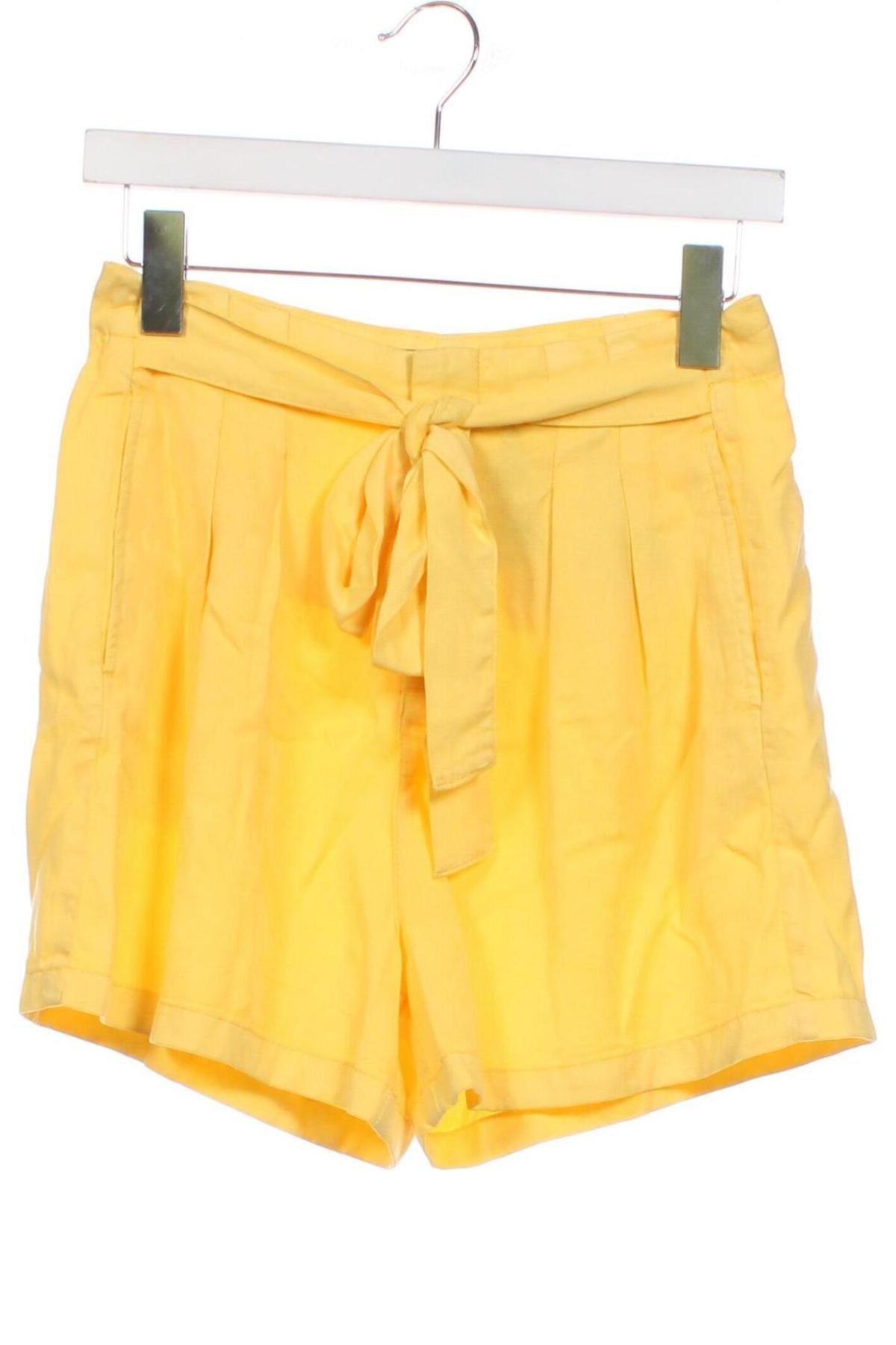 Pantaloni scurți de femei Vero Moda, Mărime S, Culoare Galben, Preț 131,58 Lei