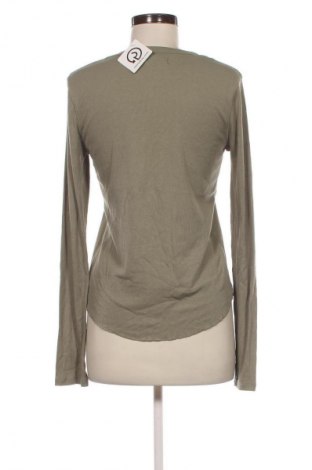 Damen Shirt Bershka, Größe M, Farbe Grün, Preis € 4,99