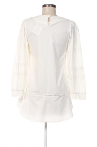 Damen Shirt Lucy, Größe M, Farbe Weiß, Preis € 5,99