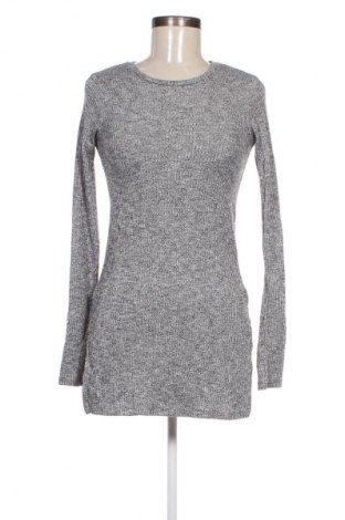 Damen Shirt Stradivarius, Größe S, Farbe Grau, Preis € 4,99