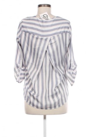 Damen Shirt Stradivarius, Größe M, Farbe Mehrfarbig, Preis € 5,99