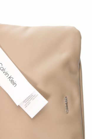 Dámska kabelka  Calvin Klein, Farba Béžová, Cena  76,95 €