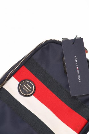 Дамска чанта Tommy Hilfiger, Цвят Син, Цена 118,99 лв.