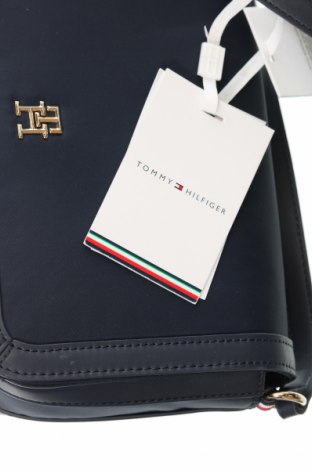 Дамска чанта Tommy Hilfiger, Цвят Син, Цена 127,99 лв.