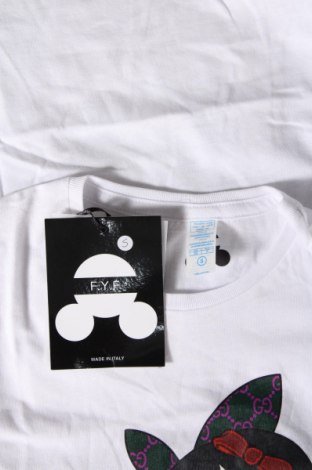 Γυναικείο t-shirt F.Y.F, Μέγεθος S, Χρώμα Λευκό, Τιμή 16,49 €