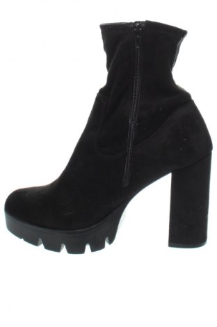 Botine de damă Bullboxer, Mărime 41, Culoare Negru, Preț 82,91 Lei