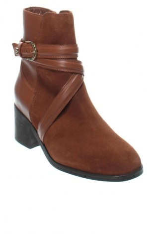 Botine de damă Tommy Hilfiger, Mărime 37, Culoare Maro, Preț 688,99 Lei