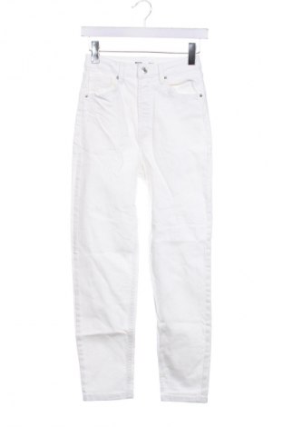 Damskie jeansy Bershka, Rozmiar XS, Kolor Biały, Cena 40,99 zł