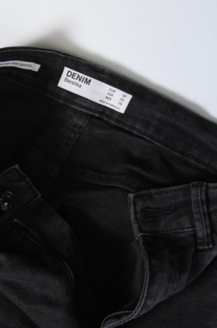 Γυναικείο Τζίν Bershka, Μέγεθος M, Χρώμα Γκρί, Τιμή 8,49 €