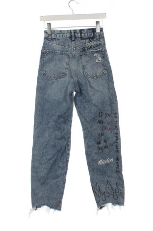 Damskie jeansy Bershka, Rozmiar XS, Kolor Niebieski, Cena 46,99 zł