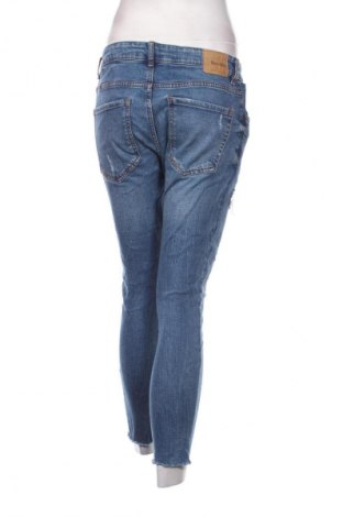 Damskie jeansy Bershka, Rozmiar M, Kolor Niebieski, Cena 46,99 zł