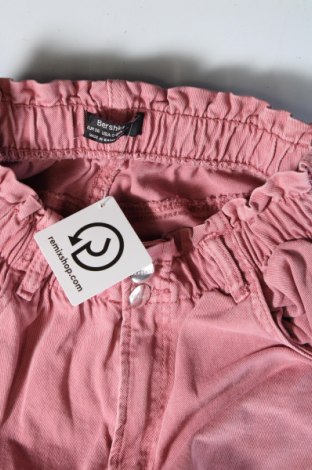 Damskie jeansy Bershka, Rozmiar S, Kolor Różowy, Cena 92,99 zł