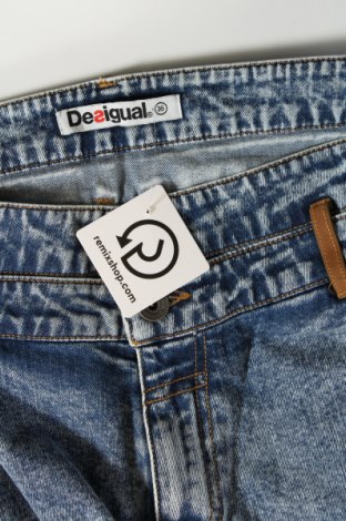 Blugi de femei Desigual, Mărime XL, Culoare Albastru, Preț 191,00 Lei