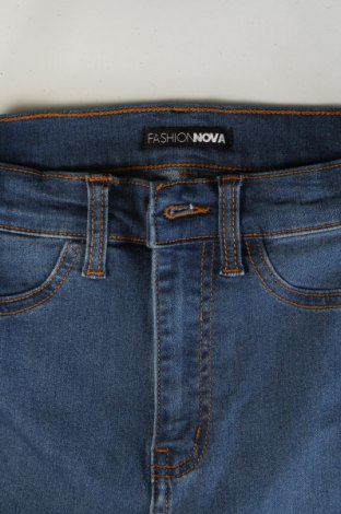 Damskie jeansy Fashion nova, Rozmiar XXS, Kolor Niebieski, Cena 41,99 zł