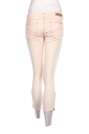 Damskie jeansy Garcia Jeans, Rozmiar S, Kolor Różowy, Cena 22,99 zł