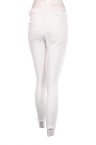 Damen Jeans Janina, Größe M, Farbe Weiß, Preis € 9,49