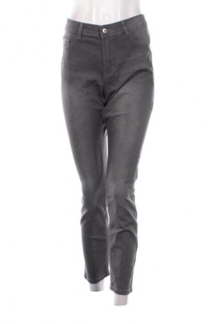 Damen Jeans Janina, Größe XL, Farbe Grau, Preis 9,49 €