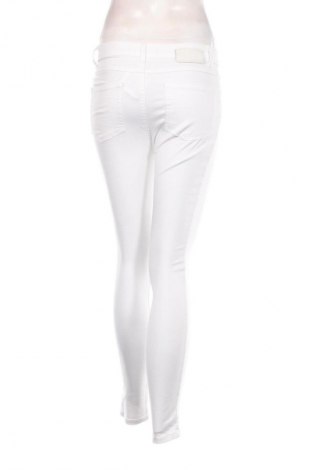 Damen Jeans Karen by Simonsen, Größe M, Farbe Weiß, Preis 19,49 €