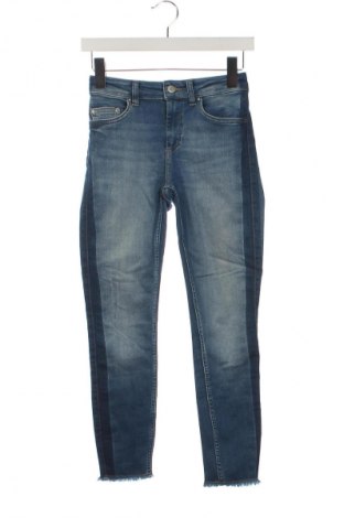 Damskie jeansy ONLY, Rozmiar XS, Kolor Niebieski, Cena 38,99 zł