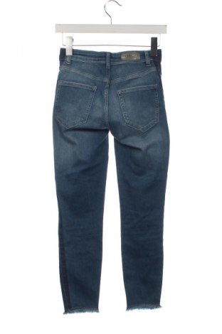 Damskie jeansy ONLY, Rozmiar XS, Kolor Niebieski, Cena 18,99 zł