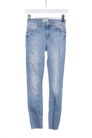 Damskie jeansy ONLY, Rozmiar XS, Kolor Niebieski, Cena 108,99 zł