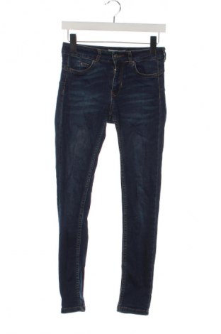 Damskie jeansy Pull&Bear, Rozmiar S, Kolor Niebieski, Cena 37,99 zł