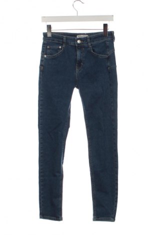 Damskie jeansy Pull&Bear, Rozmiar S, Kolor Niebieski, Cena 46,99 zł