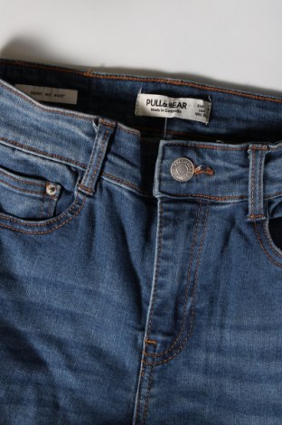 Blugi de femei Pull&Bear, Mărime S, Culoare Albastru, Preț 38,99 Lei