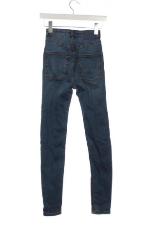 Damskie jeansy Pull&Bear, Rozmiar XXS, Kolor Niebieski, Cena 41,99 zł