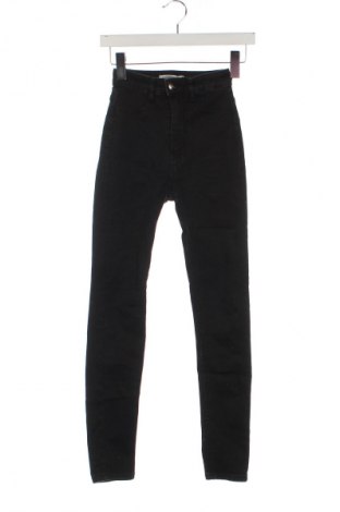 Dámske džínsy  Pull&Bear, Veľkosť XXS, Farba Čierna, Cena  8,95 €