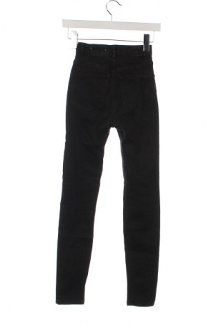 Damskie jeansy Pull&Bear, Rozmiar XXS, Kolor Czarny, Cena 37,99 zł