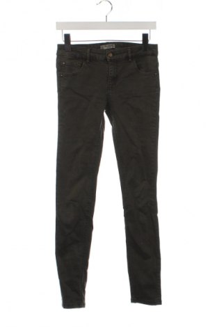 Damskie jeansy Pull&Bear, Rozmiar S, Kolor Zielony, Cena 46,99 zł