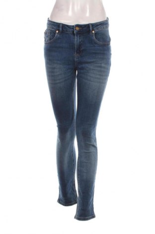 Damen Jeans Silvian Heach, Größe M, Farbe Blau, Preis 60,49 €