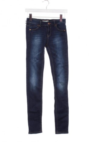 Damskie jeansy Stradivarius, Rozmiar XS, Kolor Niebieski, Cena 18,99 zł